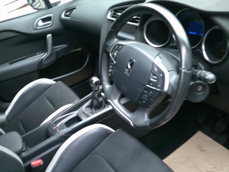 Citroen DS4 DSTYLE ONLY 46,000 MILES FROM NEW 3