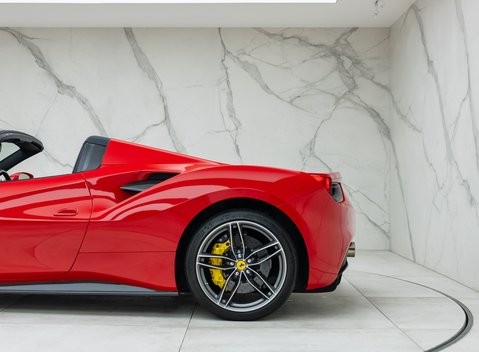 Ferrari 488 SPIDER 41