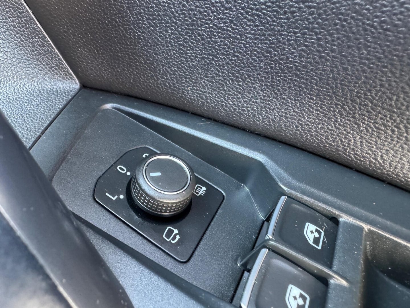 2020 Volkswagen Tiguan — image 47