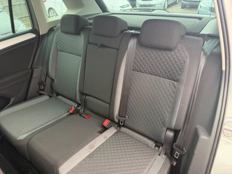 Volkswagen Tiguan 2.0 TDI SE Navigation DSG 4Motion Euro 6 (s/s) 5dr 45