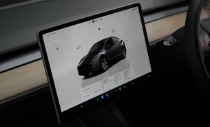 Tesla Model Y LONG RANGE AWD Comfort Suspension GROK AI Adaptive LEDs One Owner VAT Q 20