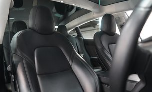 Tesla Model 3 LONG RANGE AWD c350 mile range! Tesla fitted upgraded 82kWh Battery 1 Owner 4