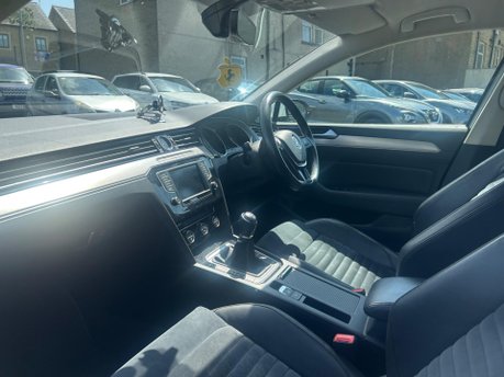 Volkswagen Passat GT TDI BLUEMOTION TECHNOLOGY 13