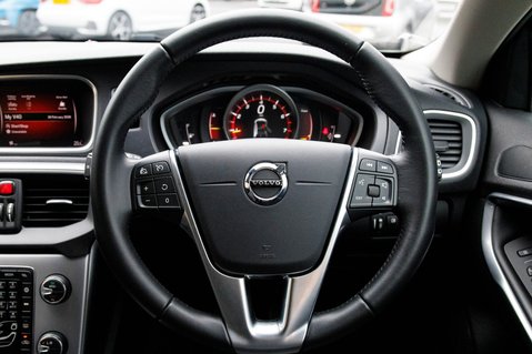 Volvo V40 T2 INSCRIPTION 20