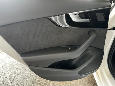 Audi A4 2.0 TDI 35 Black Edition S Tronic Euro 6 (s/s) 5dr 34