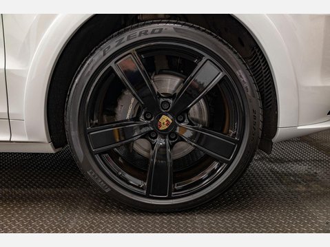 Porsche Cayenne 3.0 V6 E-Hybrid 17.9kWh Platinum Edition TiptronicS 4WD Euro 6 (s/s) 5dr (3 87