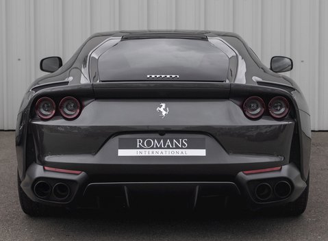 Ferrari 812 Superfast 5