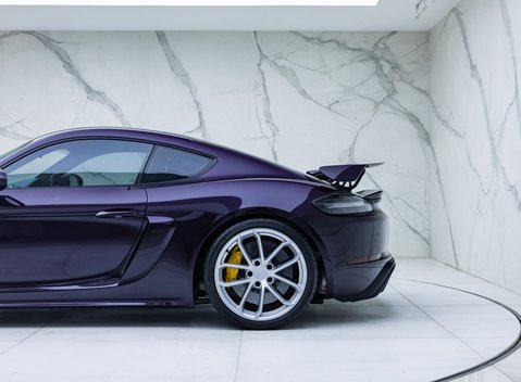 Porsche Cayman GT4 (718) 39