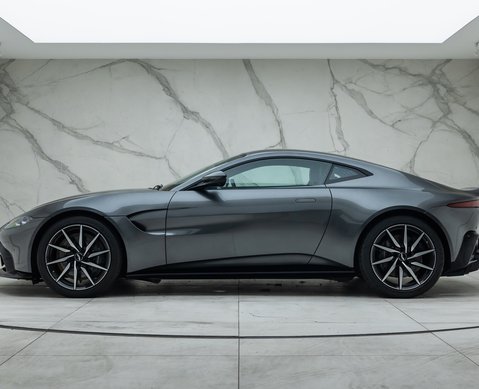 Aston Martin V8 Vantage 