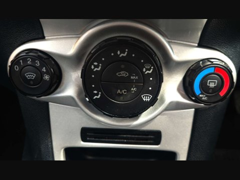Ford Fiesta 1.4 Fiesta Zetec Auto 5dr 31