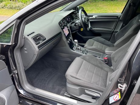 Volkswagen Golf 2.0 TSI R DSG 4Motion Euro 6 (s/s) 5dr 28