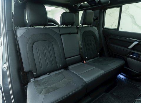 Land Rover Defender 110 V8 12