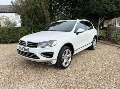 Volkswagen Touareg 3.0 TDI V6 BlueMotion Tech R-Line Tiptronic 4WD Euro 6 (s/s) 5dr 1