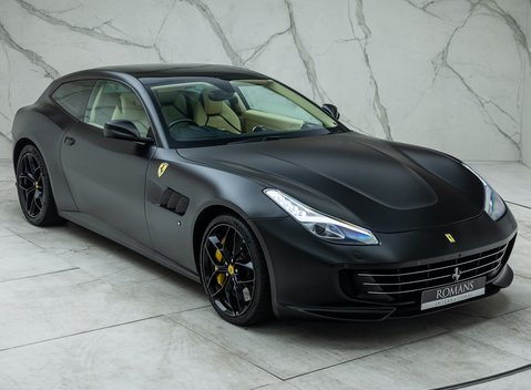 Ferrari GTC4 Lusso T 11