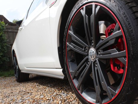 Volkswagen Golf 2.0 Golf GTi Performance TSi 3dr 