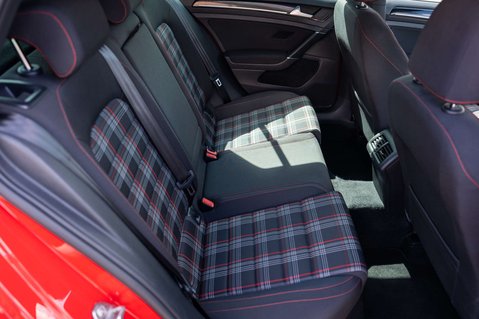 Volkswagen Golf 2.0 Golf GTi Semi-Auto 5dr 31