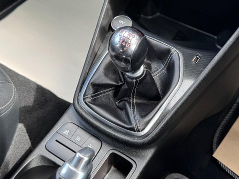 Ford Fiesta 1.5T EcoBoost ST-3 Euro 6 (s/s) 5dr 38