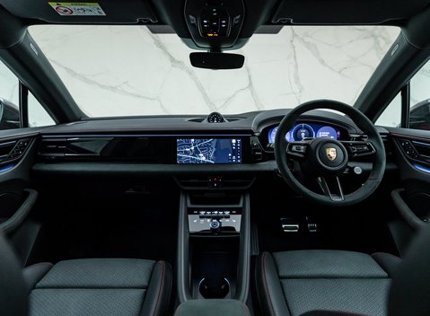 Porsche Macan GTS Electric 17