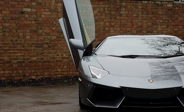 Lamborghini Aventador LP 700-4 12