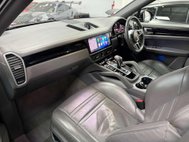 Porsche Cayenne 3.0T V6 Coupe 5dr Petrol TiptronicS 4WD Euro 6 (s/s) (340 ps) 35