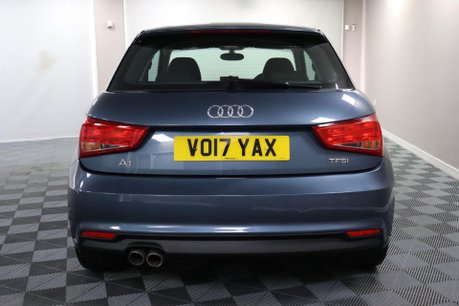 Audi A1 TFSI SPORT 8