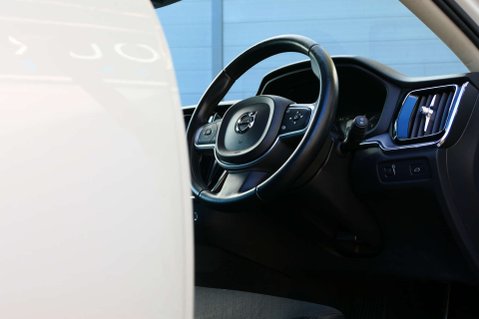 Volvo V60 2.0 V60 Momentum D4 Auto 5dr 4