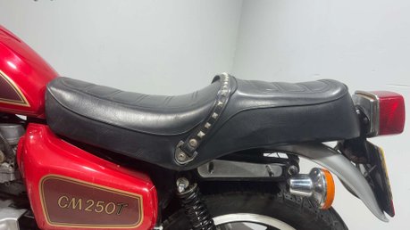 Honda CM 1981 GOOD RUNNING CLASSIC 250CC TWIN CRUISER BIKE PROJECT BIKE 26