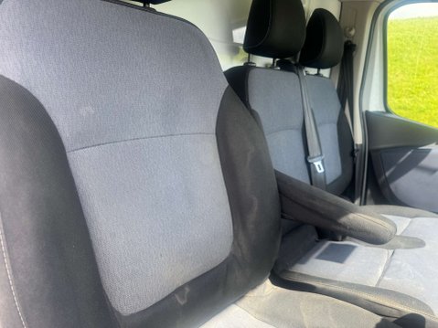 Vauxhall Vivaro 1.6 Vivaro 2900 Bi-T CDTi ecoFLEX S/S 9