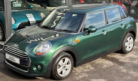 Mini Hatch Cooper 1.5 5 door + VISUAL BOOST + HEATED SEATS + REAR PDC 9