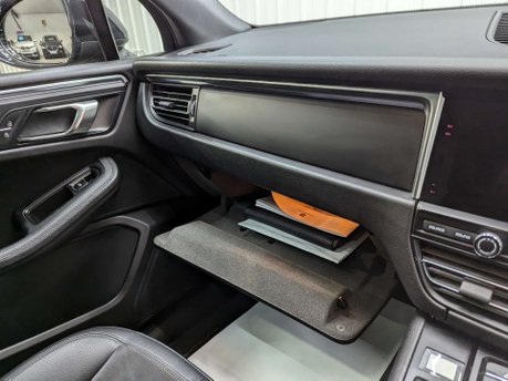 Porsche Macan 2.0 Macan Semi-Auto 4WD 5dr 94