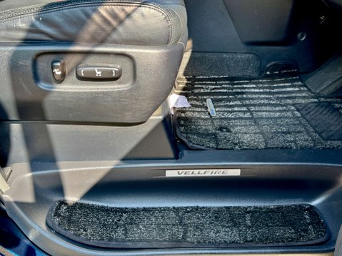 Toyota Vellfire Hybrid ZR G Edition 44