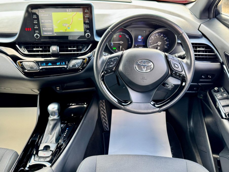 2020 Toyota C-HR — image 2