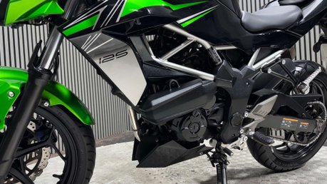 Kawasaki Z 2023 125CC NAKED BIKE MOT 10/27 WARRANTY SERVICED 1 OWNER 13