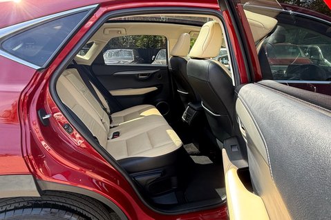 Lexus NX 300H LUXURY - PANORAMIC ROOF -2 OWNERS - 7 LEXUS SERVICES 23
