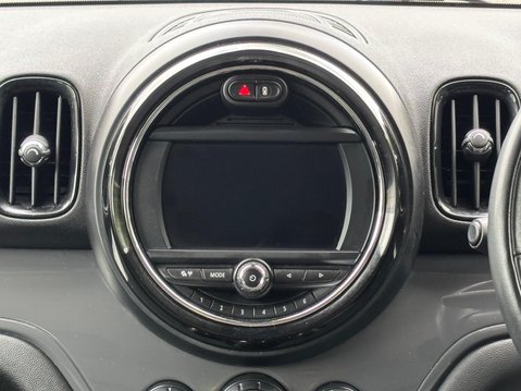 Mini Countryman COOPER 18