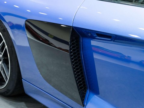 Audi R8 5.2 FSI V10 Coupe 2dr Petrol S Tronic quattro Euro 6 (s/s) (540 ps) 72