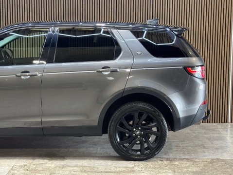 Land Rover Discovery Sport 2.0 Discovery Sport Black HSE TD4 Auto 4WD 5dr 32