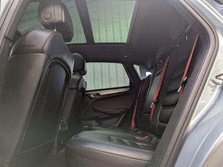 Porsche Macan 3.0 Macan GTS Semi-Auto 4WD 5dr 68