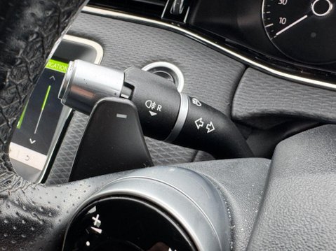 Land Rover Range Rover Evoque 2.0 P200 MHEV R-Dynamic S Auto 4WD Euro 6 (s/s) 5dr 37