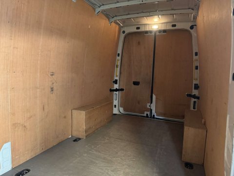 Volkswagen Crafter 2.0 Crafter CR35 Trendline TDI Auto 9
