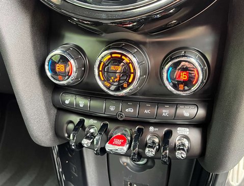 Mini Hatch 2.0 John Cooper Works Auto 3dr 32