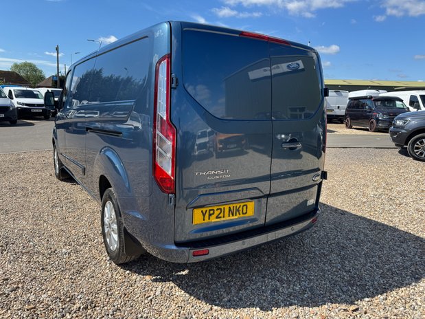Ford Transit Custom AUTO LWB [SOLD CM] L2H1 Low Roof Limited 300 Air Con Alloys Sensors EURO 6 13