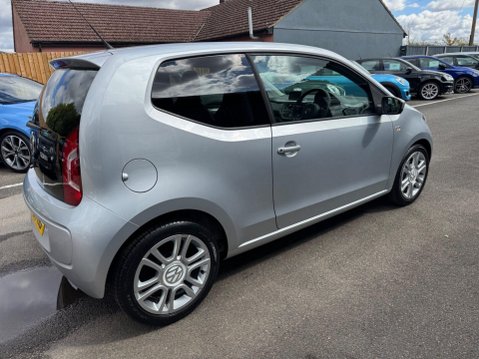 Volkswagen Up HIGH UP 5