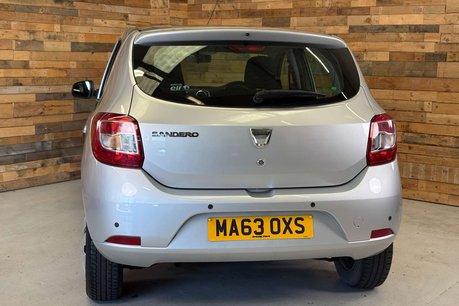 Dacia Sandero 1.5 dCi Laureate Hatchback 5dr Diesel Manual Euro 5 (90 ps) 84