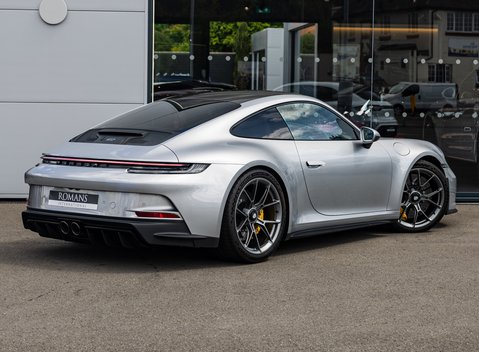 Porsche 911 GT3 TOURING (992) 4