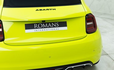 Abarth 500e Scorpionissima Cabrio 30