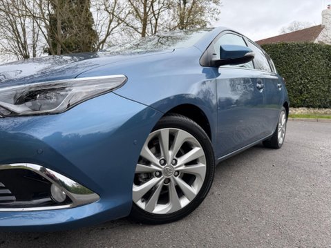 Toyota Auris 1.2 VVT-i Excel CVT Euro 6 (s/s) 5dr (Safety Sense) 49