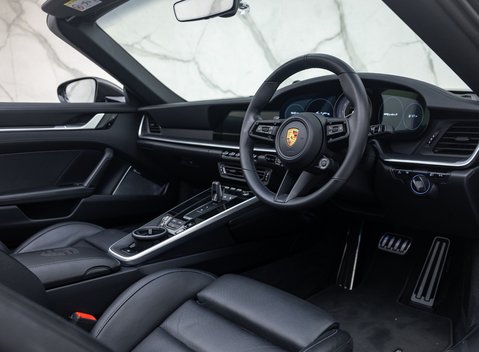 Porsche 911 Turbo S Cabriolet (992) 16