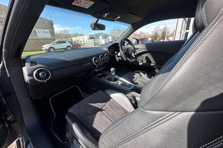 Audi TT 1.8 TT S Line TFSI 3dr 32