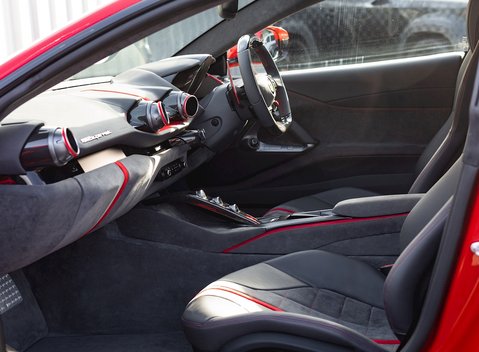 Ferrari 812 Superfast 15